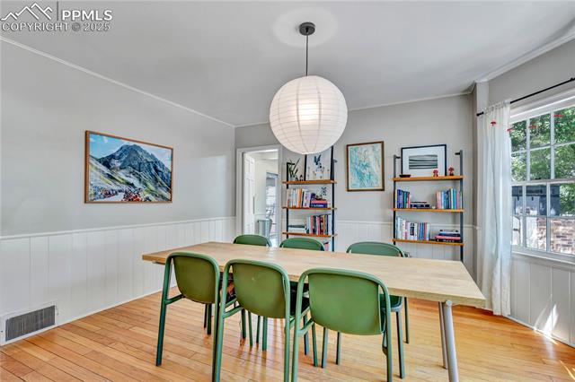 10 W Oak Avenue