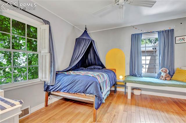 10 W Oak Avenue