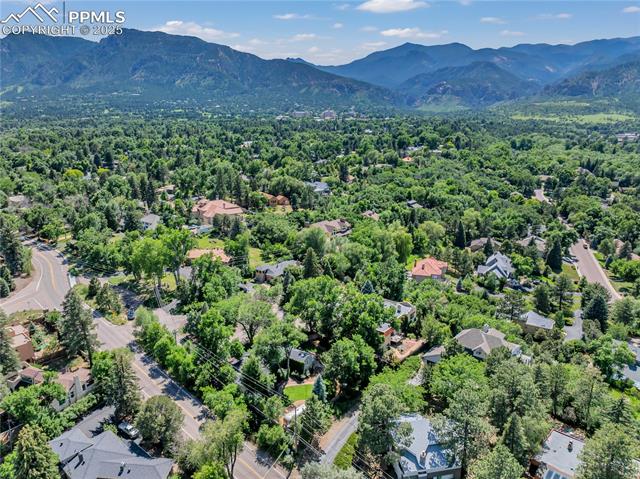 10 W Oak Avenue