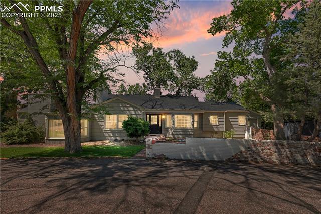 10 W Oak Avenue