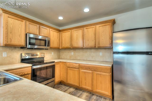 8273 Kettle Drum Street