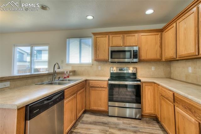 8273 Kettle Drum Street