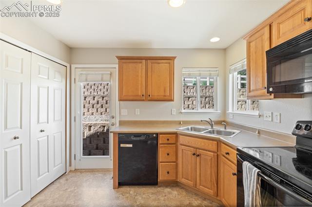 7452 Falconer View