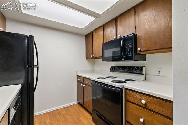 914 Tenderfoot Hill Road 201