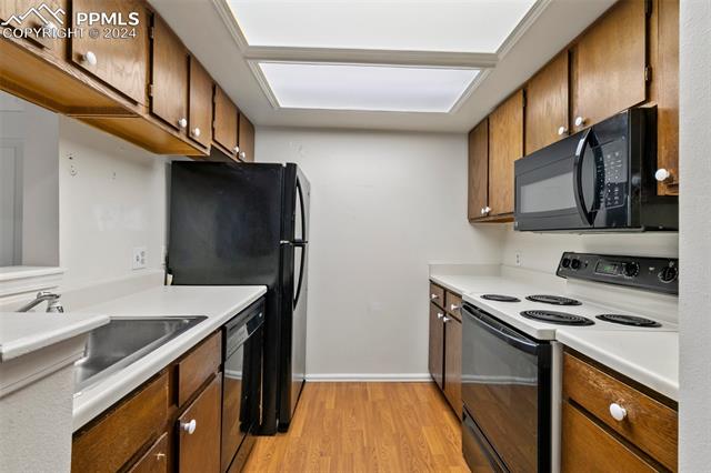 914 Tenderfoot Hill Road 201