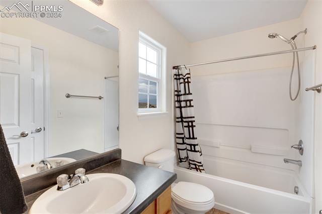 6949 Red Cardinal Loop