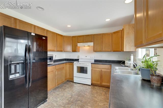 6949 Red Cardinal Loop