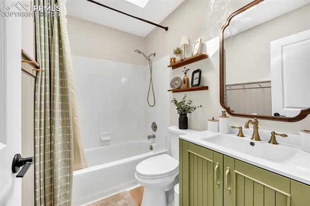 6390 Moccasin Pass Court