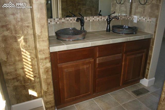 6758 Cottonwood Tree Drive