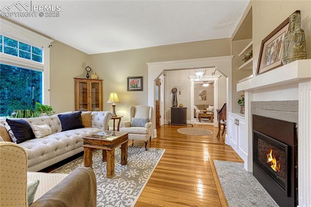 637 E Boulder Street