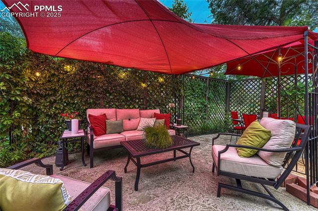 637 E Boulder Street