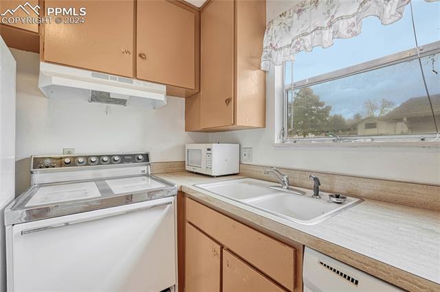 5208 Kissing Camels Drive F5/6