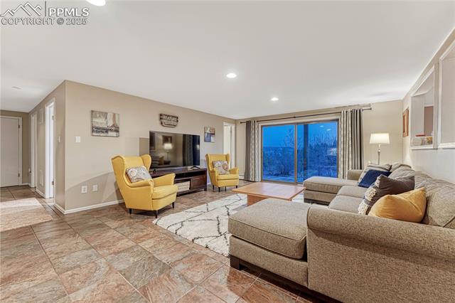 82 Raven Hills Court