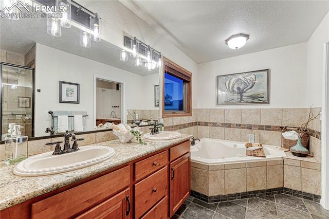 82 Raven Hills Court