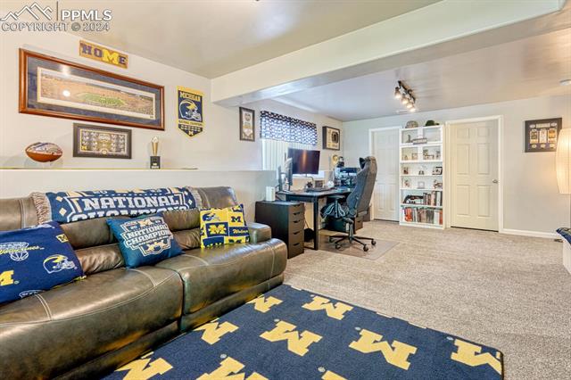 5972 DANCING SUN Way