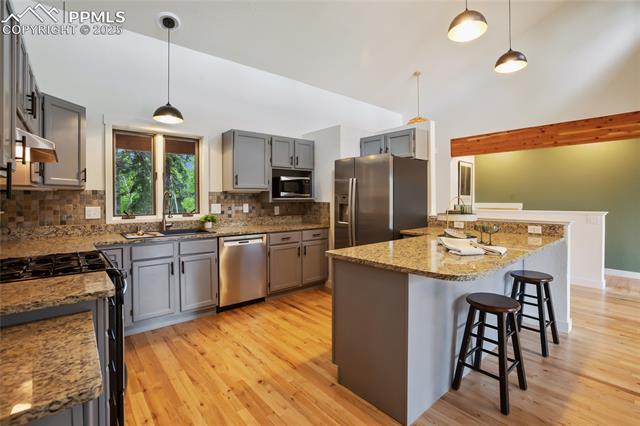 2720 Sunnywood Avenue