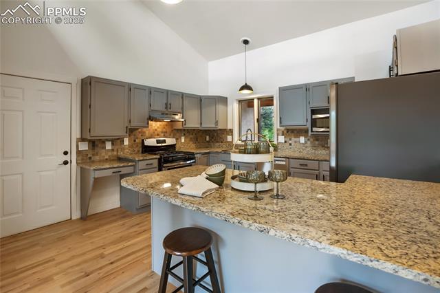 2720 Sunnywood Avenue