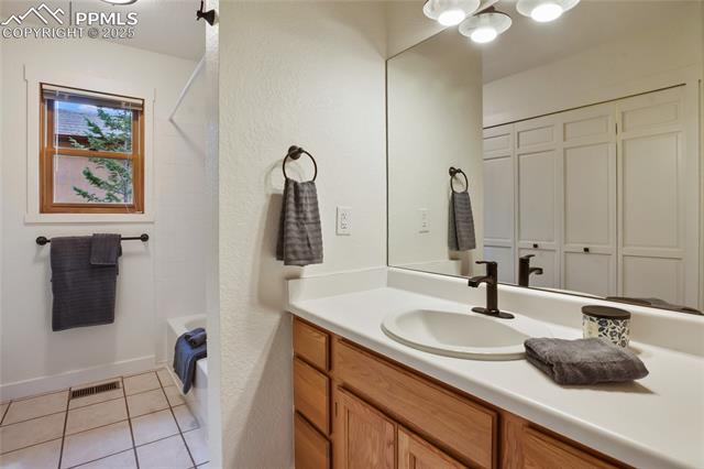 2720 Sunnywood Avenue