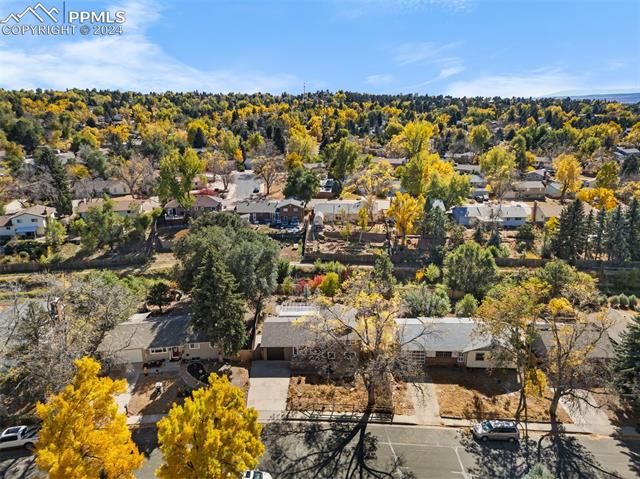 4613 S Sleepy Hollow Circle