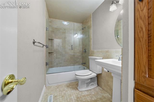 4613 S Sleepy Hollow Circle