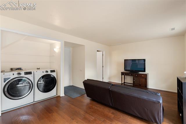 4365 Halstead Circle