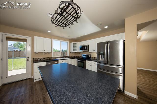 5495 Pioneer Mesa Drive