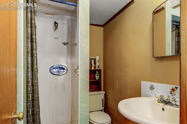 8660 Chipita Park Road