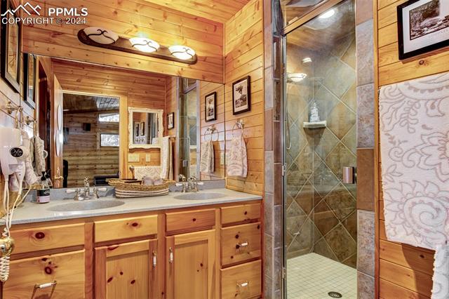 8660 Chipita Park Road