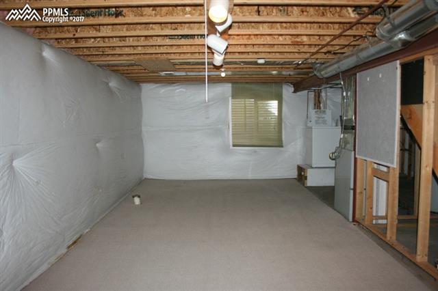 5027 HORSE CARRIAGE Road