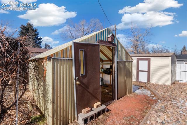 2652 E San Miguel Street