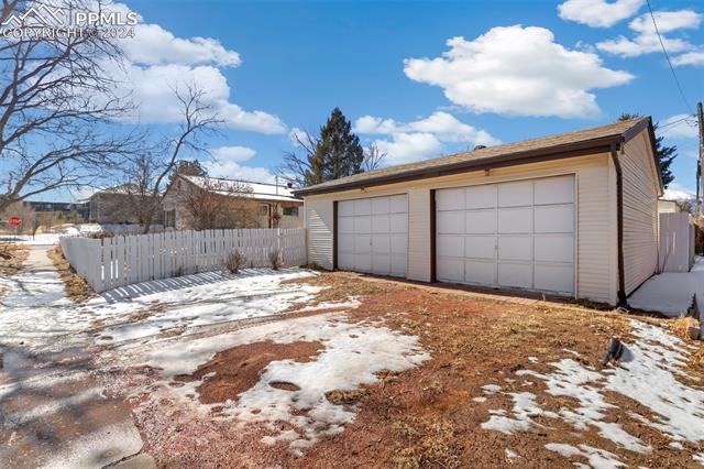 2652 E San Miguel Street