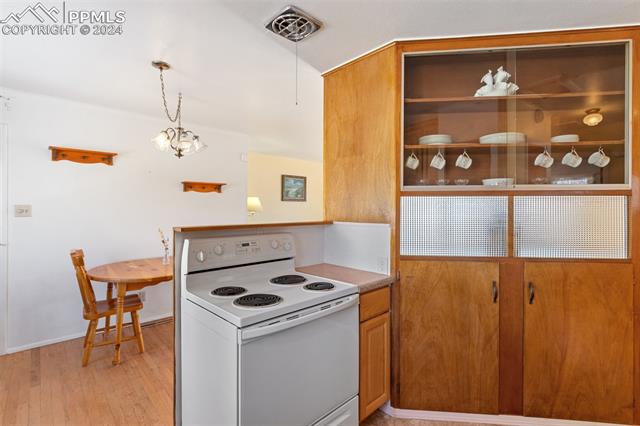 2652 E San Miguel Street