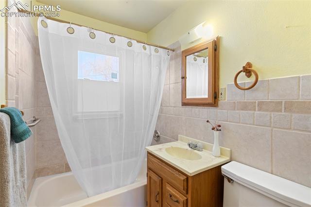 2652 E San Miguel Street