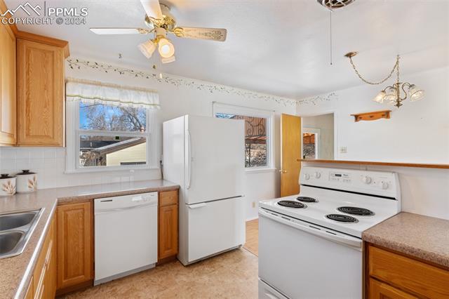 2652 E San Miguel Street