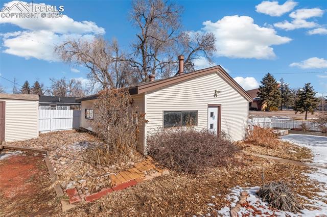 2652 E San Miguel Street