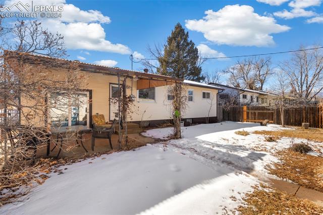 2652 E San Miguel Street