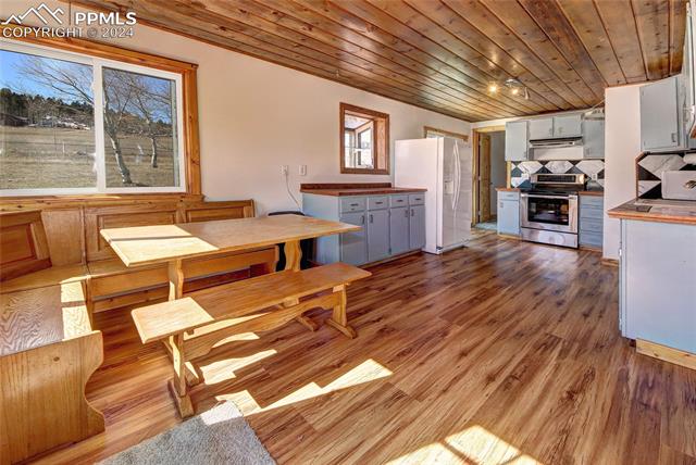 215 Will Scarlet Drive