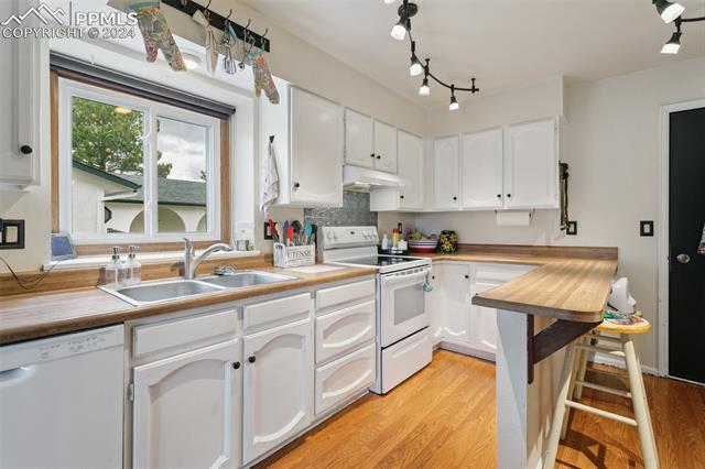 8565 Contrails Drive