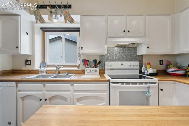 8565 Contrails Drive