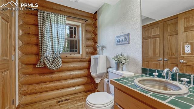 6005 Canyon Springs Place