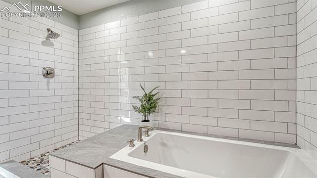 6005 Canyon Springs Place