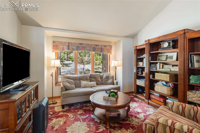 1675 Oakwood Drive