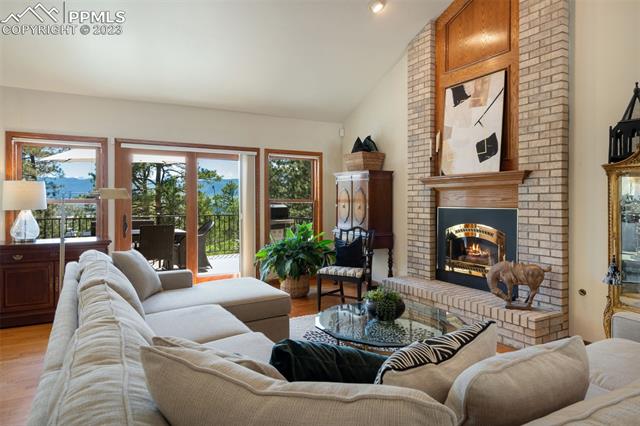 1675 Oakwood Drive