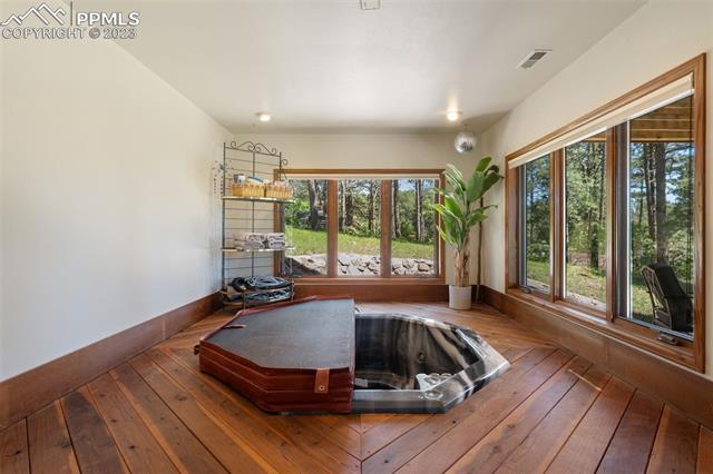 1675 Oakwood Drive