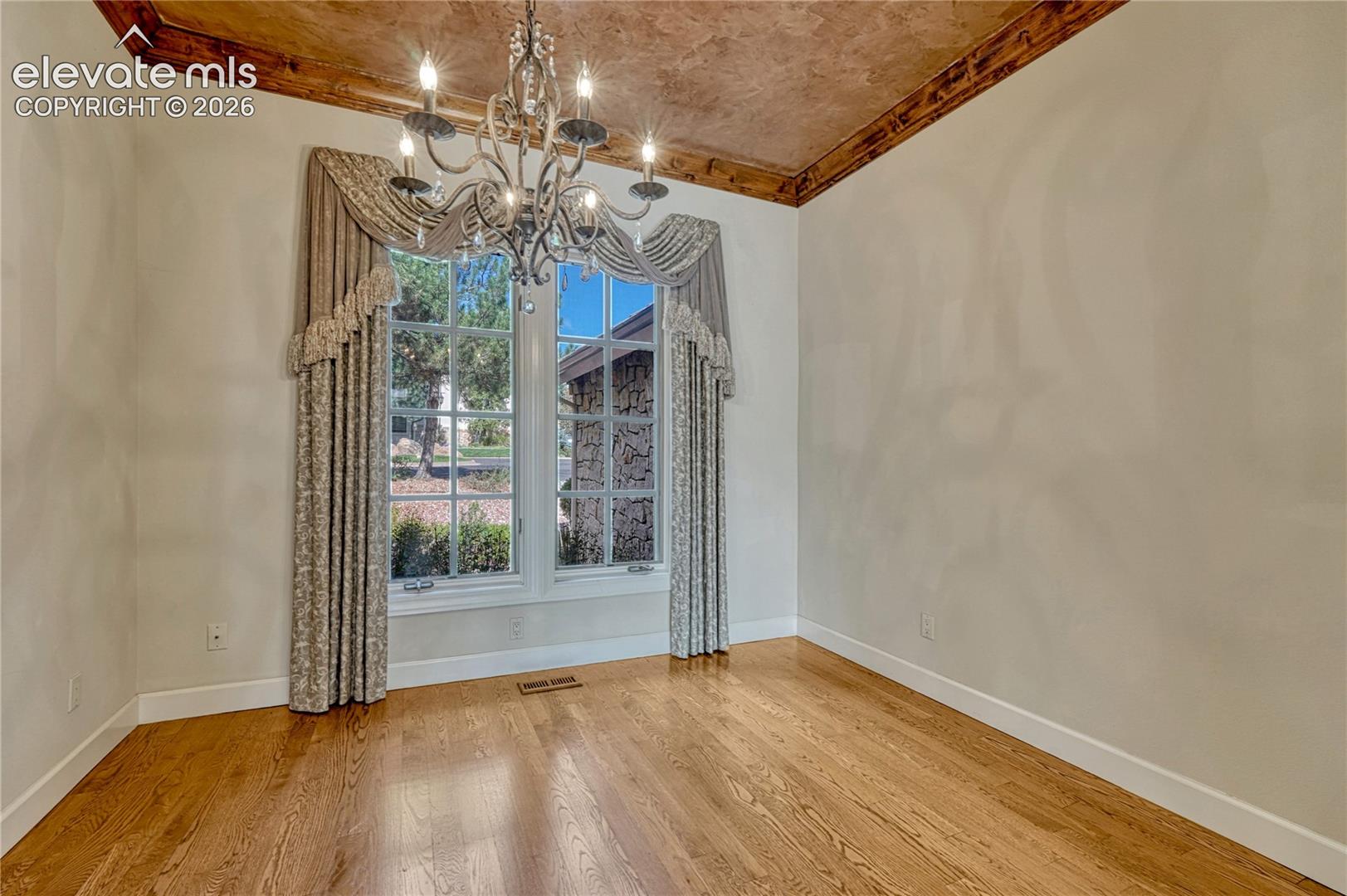 828 Mont Blanc View