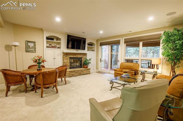 4430 Carriage House View