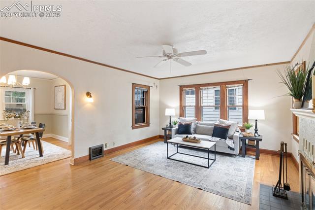 1728 N El Paso Street