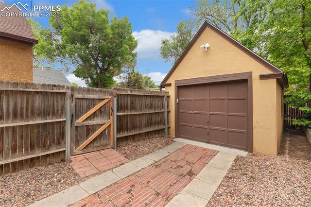 1728 N El Paso Street