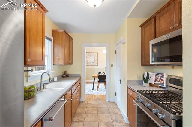 1728 N El Paso Street