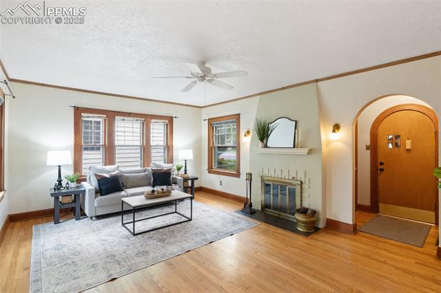 1728 N El Paso Street